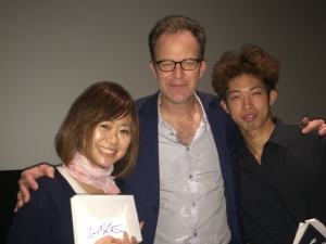 アカデミー賞受賞作品『スポットライト 世紀のスクープ』の試写会でトム・フーパー監督と記念撮影